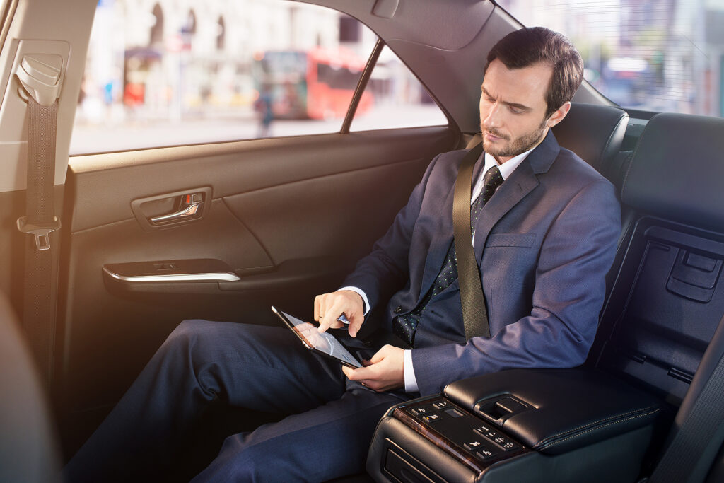 taxi from Luton to Heathrow Airport